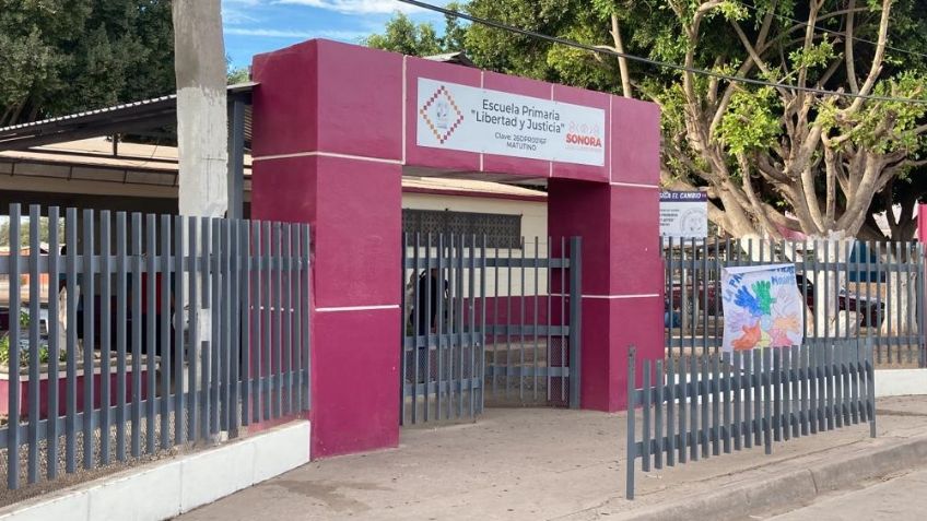Padres de familia de la primaria 'Libertad y Justicia' en Ciudad Obregón se quejan de director