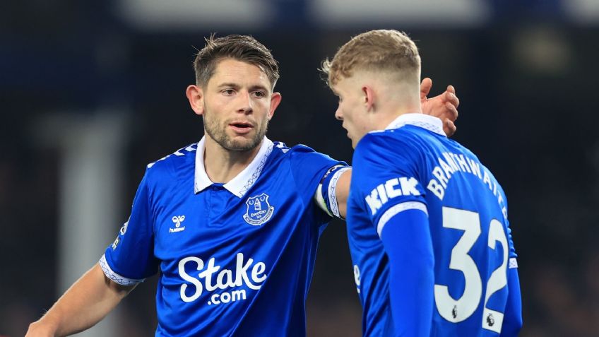 Premier League reduce castigo de puntos del Everton tras apelación del club