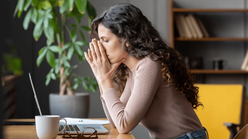 ¿Eres uno de ellos? Descubre quiénes son las personas más vulnerables al 'burnout'