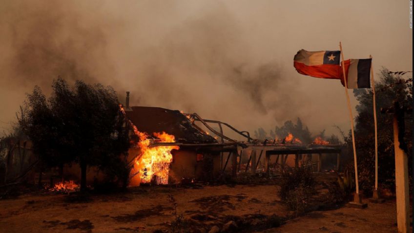 Estado de emergencia: 64 muertos en los violentos incendios forestales en Chile