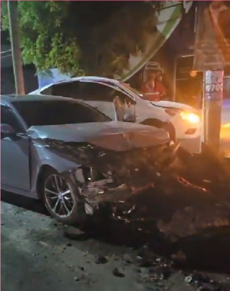 Accidente vehicular en Ciudad Obregón, Sonora. Foto: Facebook