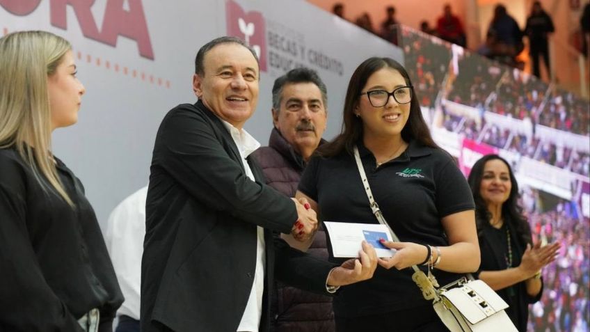 Gobernador de Sonora otorga más de 5 mil becas a estudiantes universitarios de Cajeme