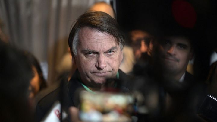 Ordenan a Jair Bolsonaro entregar su pasaporte por intento de golpe de estado en Brasil