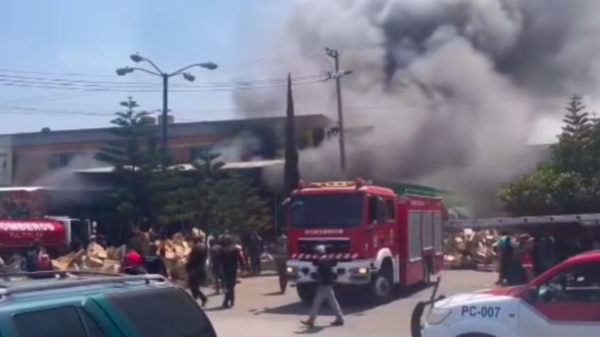 VIDEO: Devastador incendio arrasa la Central de Abastos de Tultitlán y genera pérdidas