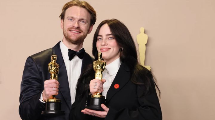 Billie Eilish hace historia: Conquista Hollywood al ganarse dos premios Oscar
