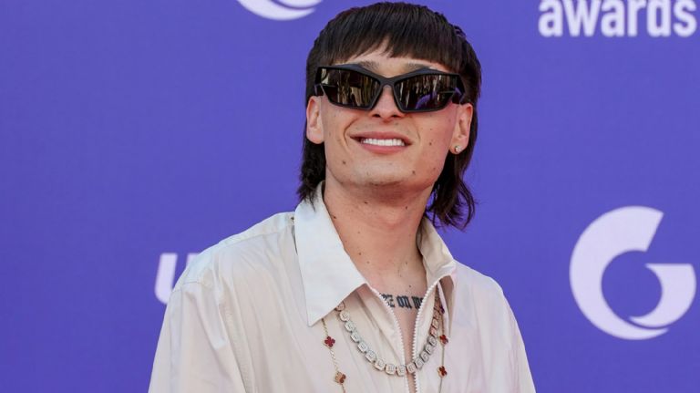 Fan se burla de Peso Pluma; así reaccionó el cantante