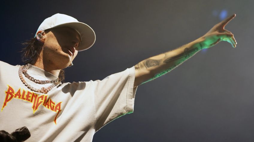 VIDEO: Con abrazos, Drake invita al escenario Peso Pluma en Estados Unidos