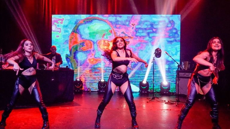 Joven cajemense triunfa en la industria del baile