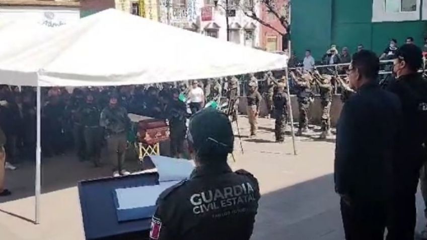 Rinden emotivo homenaje al policía asesinado en el penal de La Pila en San Luis Potosí