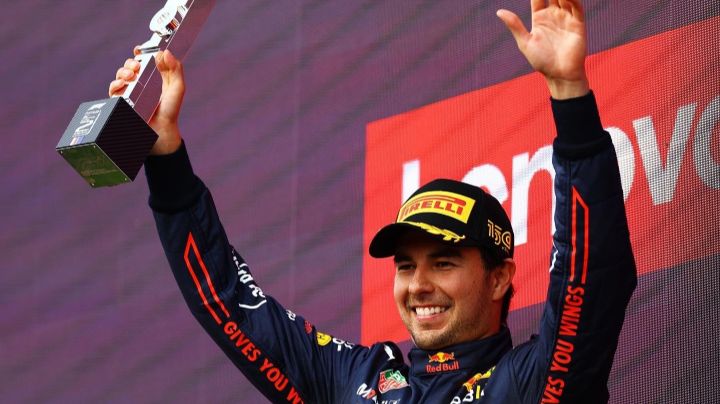 ¡'Checo' Pérez suma su primer podio de la temporada! El mexicano es segundo del GP de Bahréin