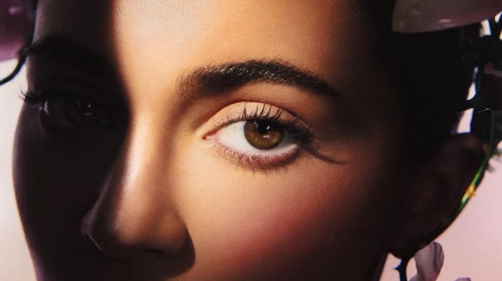 Kylie Jenner lanza su primer perfume 'Cosmic' y presenta nueva línea de moda rápida