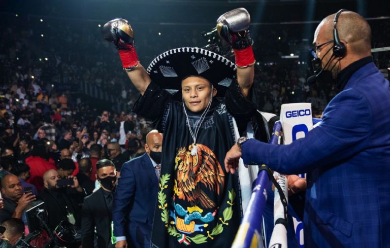 Pitbull Cruz habla en el ring