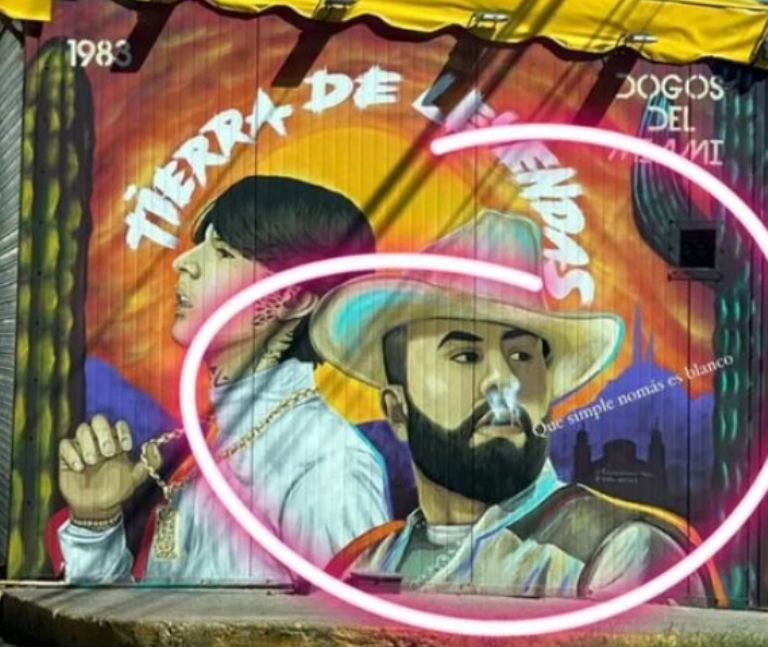 Un hombre cubrió la zona de la nariz con pintura blanca