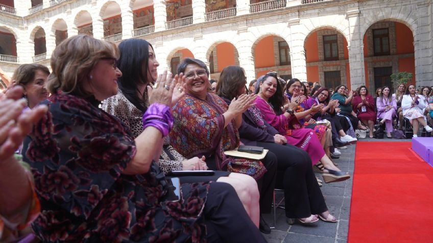 8M: Con su Gabinete, AMLO conmemora el Día Internacional de la Mujer y envía mensaje