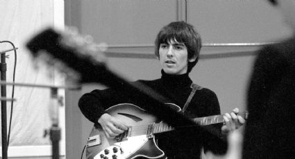 Esta es la insólita razón detrás del inicio de George Harrison de The Beatles en la guitarra