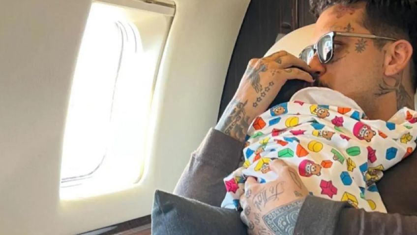 Christian Nodal derrite de amor a sus fans al mostrar a Inti; fans aseguran que se parece a él