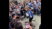 Foto ilustrativa de la nota titulada VIDEO: Seguidores de Monterrey pisotean y bailan sobre camiseta de Messi tras derrota