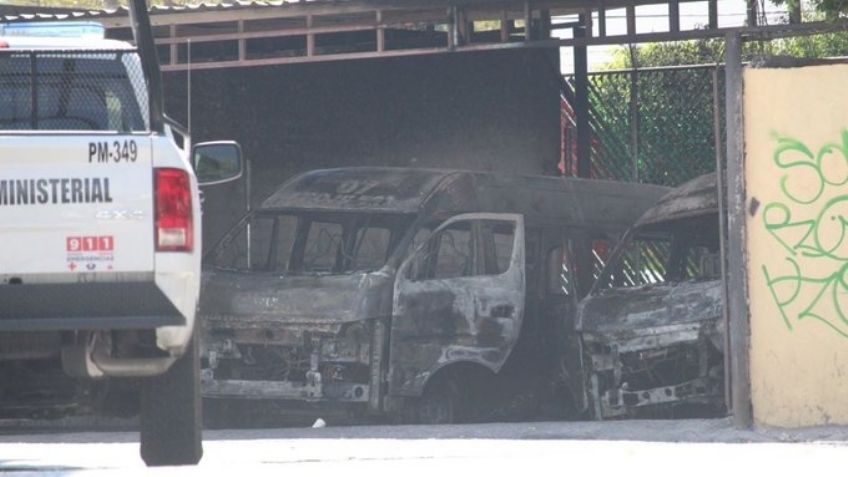 (FUERTES IMÁGENES) Violencia en Guerrero: Encapuchados queman vehículos en Chilpancingo