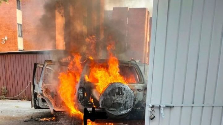 VIDEO: Camioneta se incendia en Vallejo; Bomberos no pudieron apagar el fuego