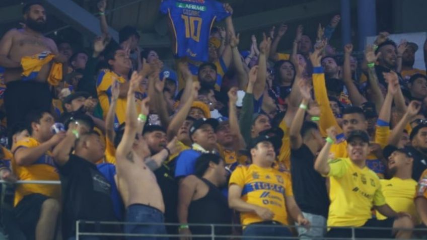 Liga MX veta a aficionados de Rayados y Tigres por conducta inaceptable en el Clásico Regio