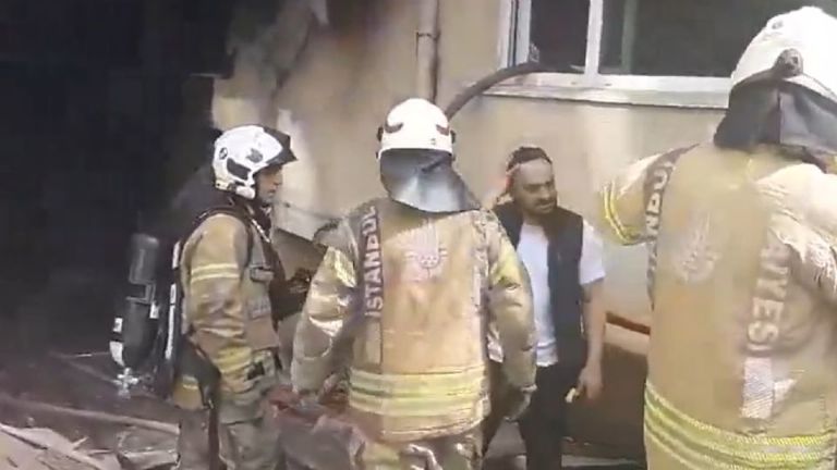 Tragedia en Turquía: Un fuerte incendio en Estambul deja más de 20 muertos y varios heridos