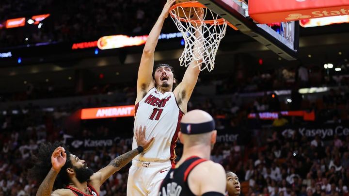 El mexicano Jaime Jáquez Jr. y los Miami Heat avanzan a la postemporada de la NBA