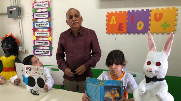 Profesor Juan Francisco Iglesias en ‘inmortalizado’ en Primaria de Navojoa