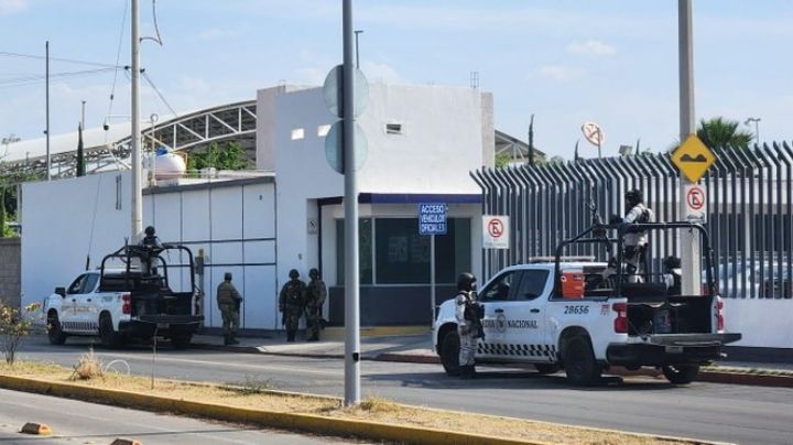 (VIDEO) Código Rojo en Celaya: Lanzan supuesta bomba contra la Comandancia Norte