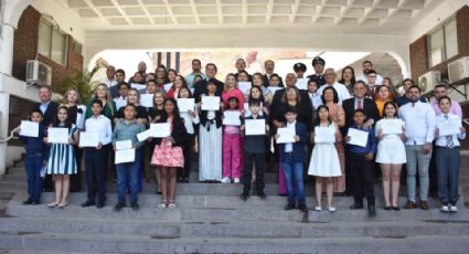 Día del Niño: Jóvenes estudiantes gobiernan el ayuntamiento Navojoa por un día