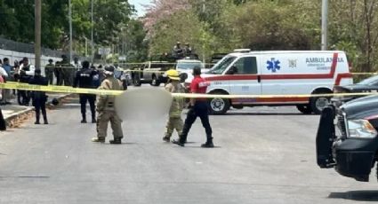 A plena luz del día, sicarios asesinan a exdirector del Cereso de Cancún: VIDEO