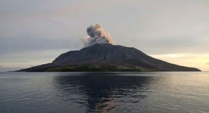 Erupción del Monte Ruang en Indonesia: 11 mil evacuados por nube de ceniza