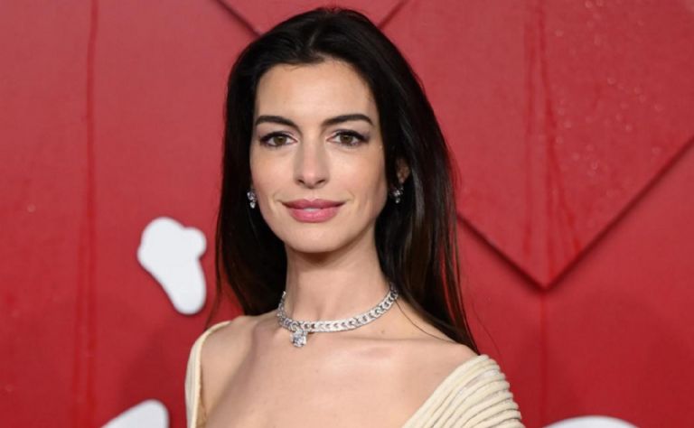 Anne Hathaway confiesa sobre el alcohol: "era combustible para revolcarme”