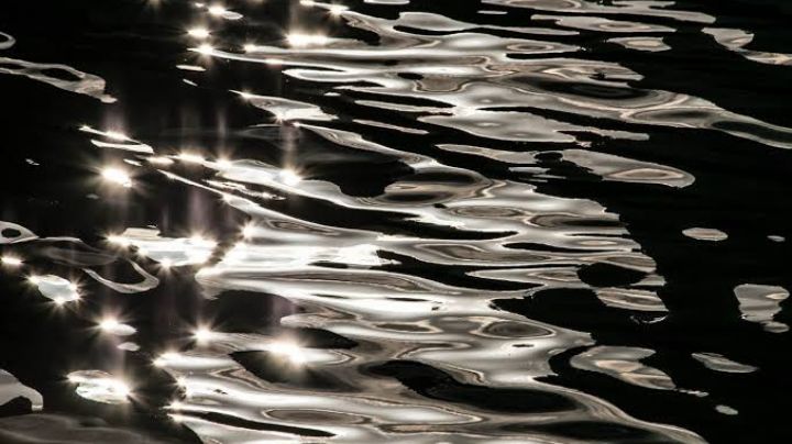 Evita mirar el eclipse con radiografías y reflejo del agua; en su lugar haz esto