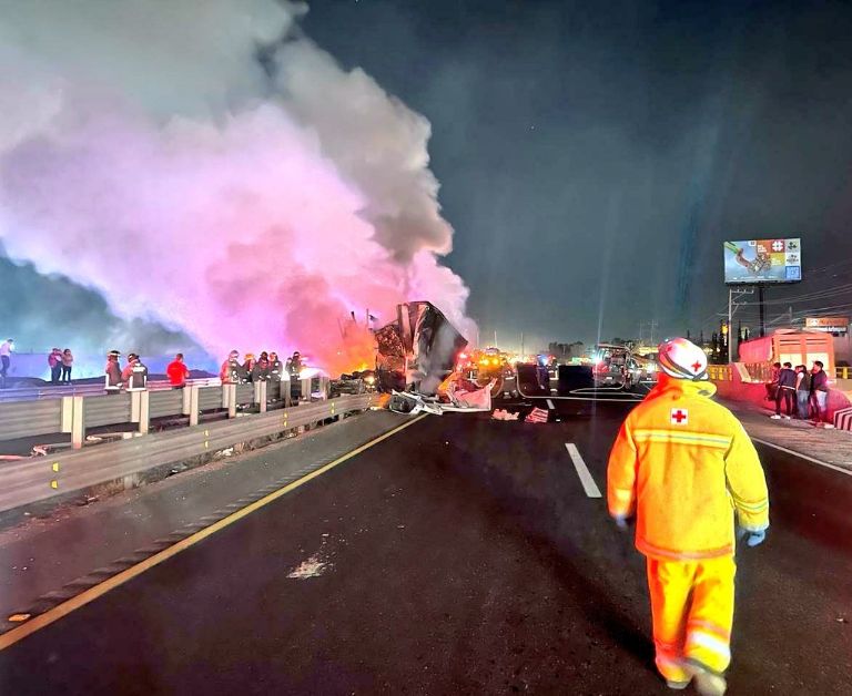 Autoridades atienden accidente en la México-Puebla. Foto: Internet