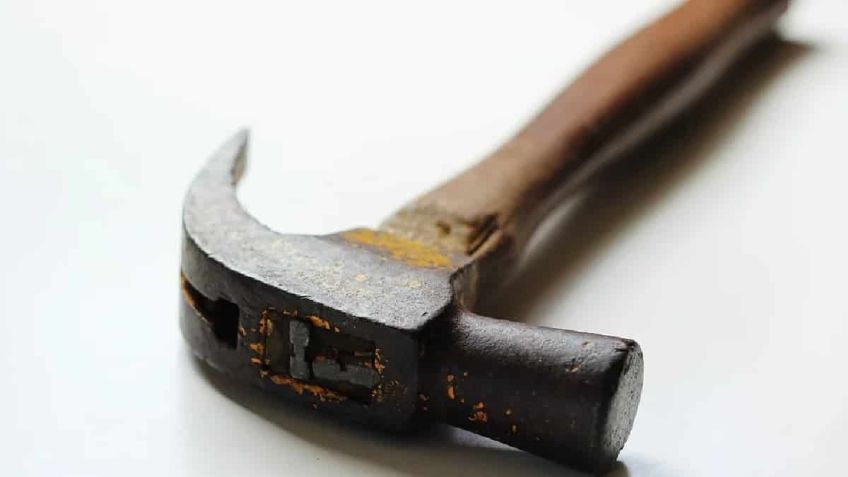 Violencia en Sonora: En plena madrugada, David ataca y golpea a sus vecinos con un martillo