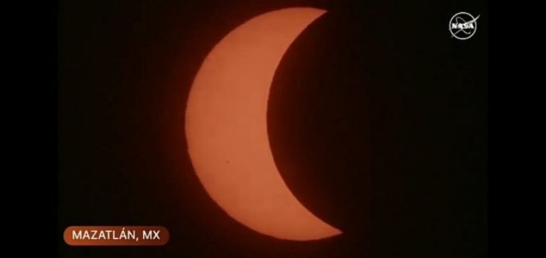 Eclipse Solar en Mazatlán ya lleva más del 50 por ciento. Foto: Internet