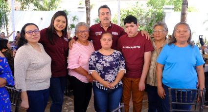 Javier Lamarque acompaña a mamás en el festejo del Día de las Madres