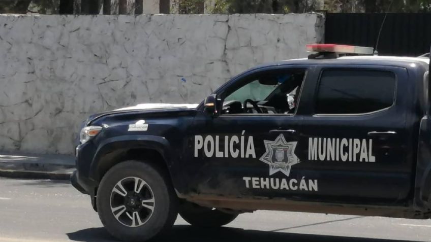 Código rojo en Puebla: Mujer es asaltada y baleada fuera de su negocio; la reportan grave