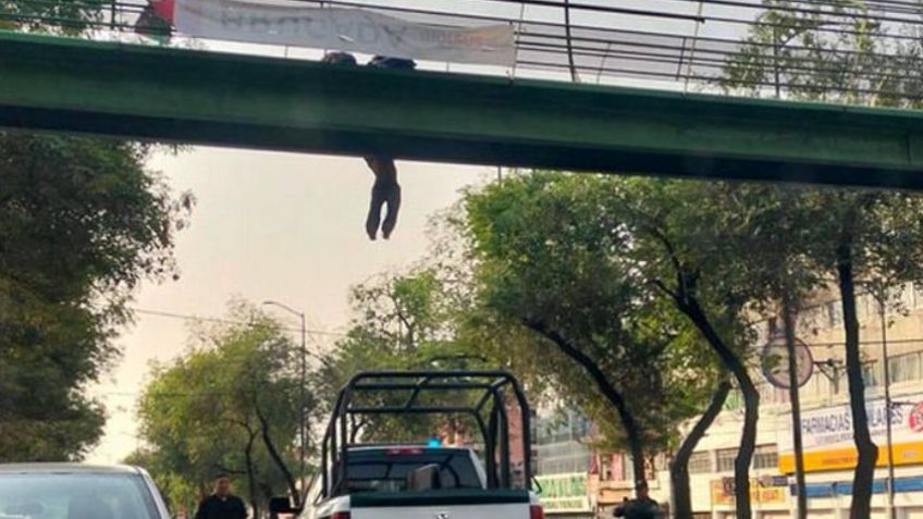 VIDEO: Caos en la Calzada Ignacio Zaragoza por sujeto que intentó arrojarse de un puente