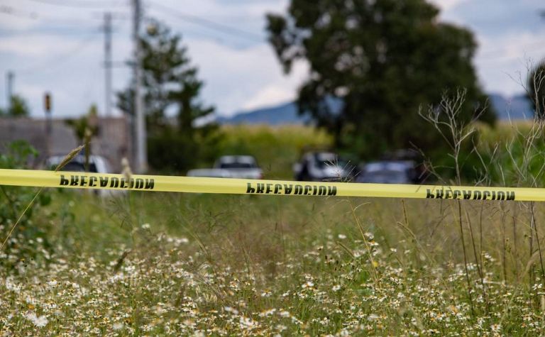 Balean a hombre en Iztapalapa y le arrojan ácido a su hija