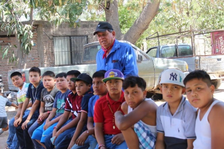 Niños de etnia Yoreme