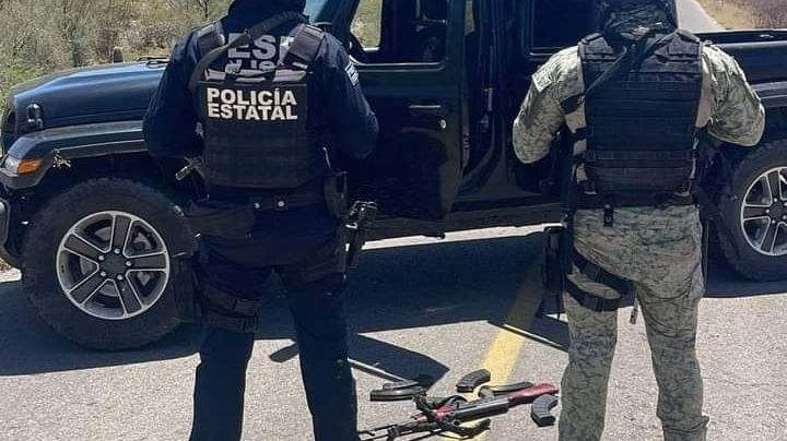 Golpe al narco en Sonora: Aseguran armas y vehículos de presunto grupo criminal