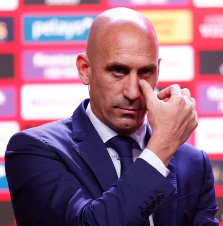 Rubiales le habría ofrecido 30 millones de la UEFA