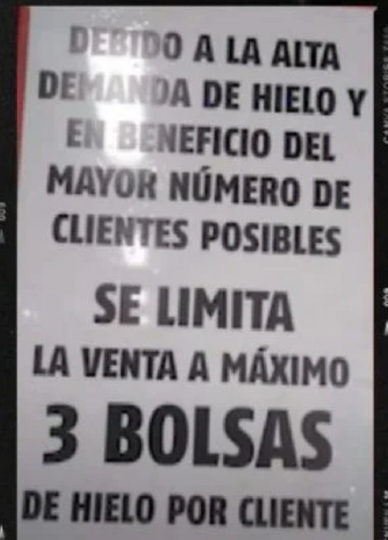 Reducen la venta de hielo a tres bolsas por cliente