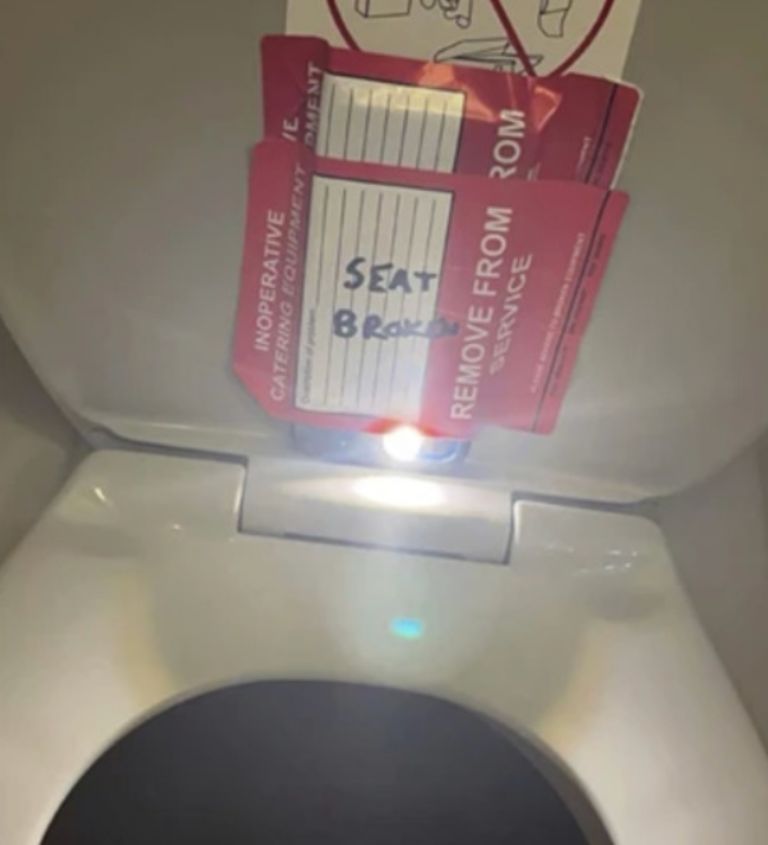  Carter Thompson III es arrestado por brabar a menores en el baño