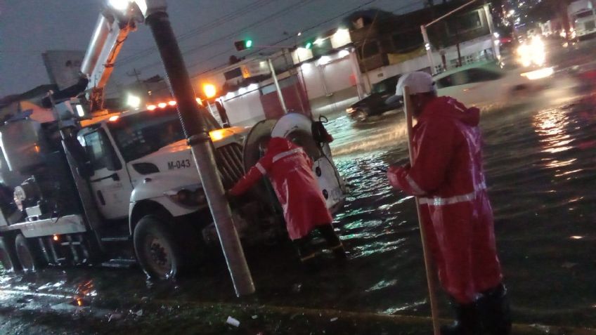 Fuertes lluvias causan estragos en Ecatepec: Inundaciones y encharcamientos