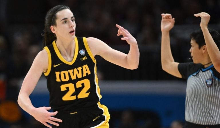 Caitlin Clark: La nueva sensación del baloncesto colegial que apunta a la WNBA