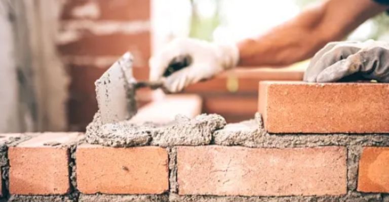 El 3 de mayo es un día especial para los trabajadores de construcción