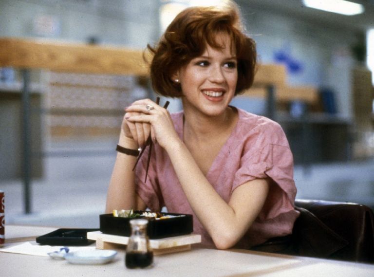 Molly Ringwald afirma que teme por la estabilidad de su h8ija