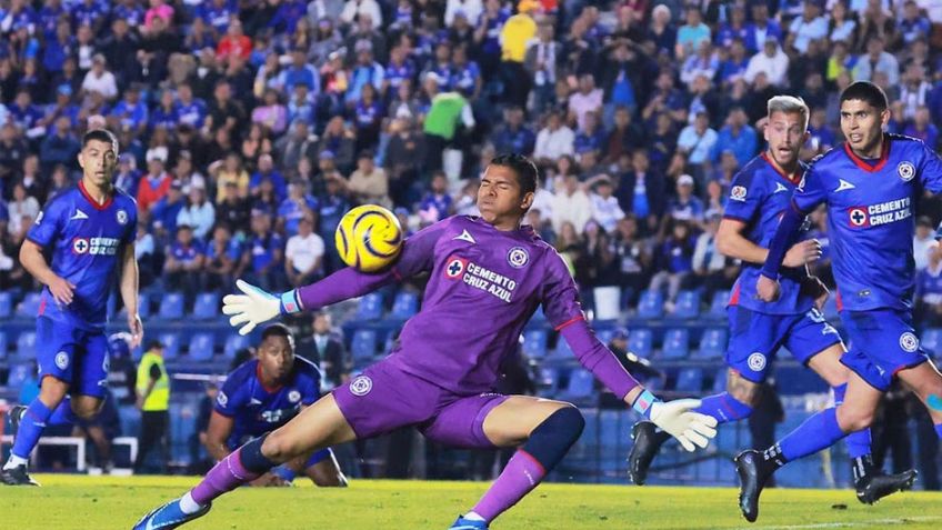 Lo pintan completamente de azul; La Máquina amarra a su estelar portero hasta 2029